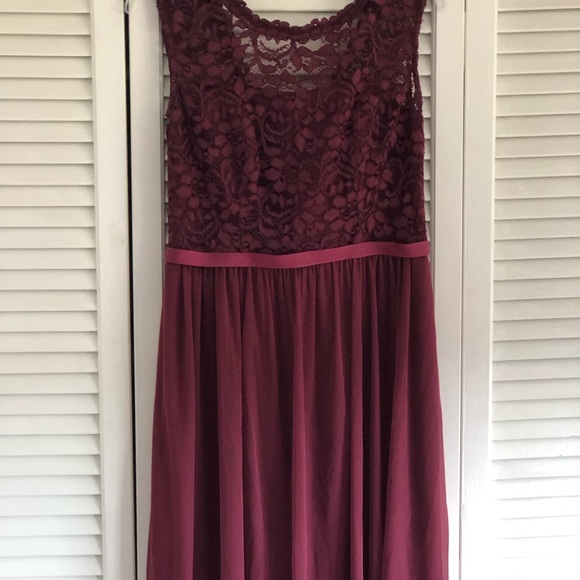 Short Lace & Mesh David’s Bridal Bridesmaid Dress - Picture 3 of 5